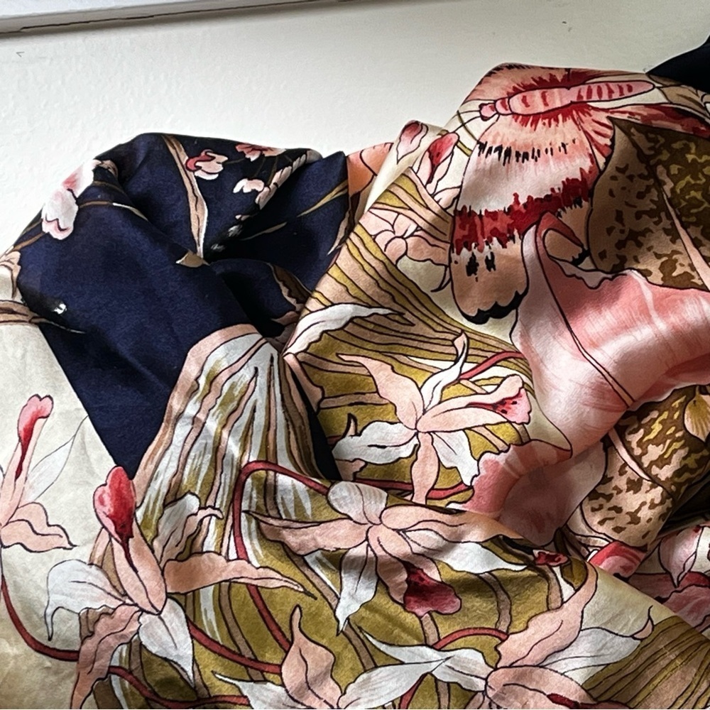 vintage '90s large 💯 silk square navy pink floral butterfly print scarf - Picture 7 of 8